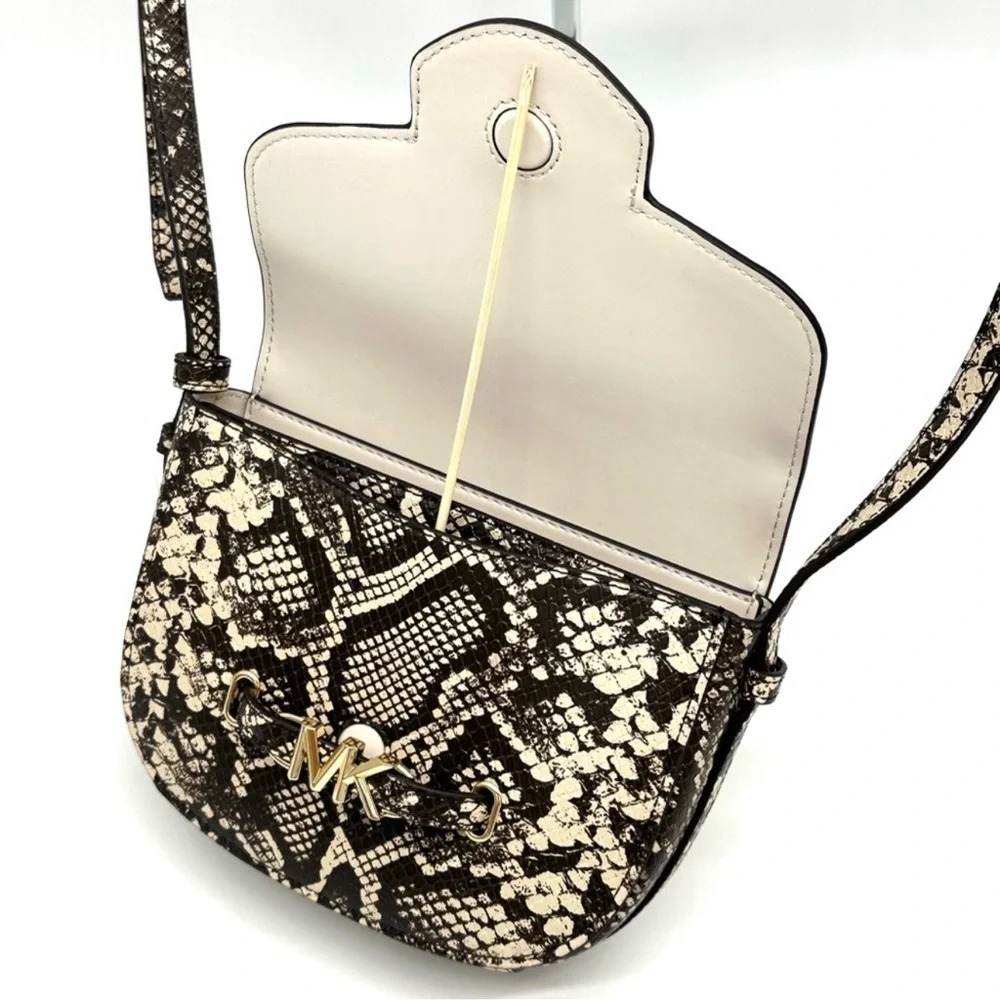 Michael Kors Small Reed Leather Saddle Crossbody Bag Snakeskin Nat/Light Cream - Picture 7 of 10
